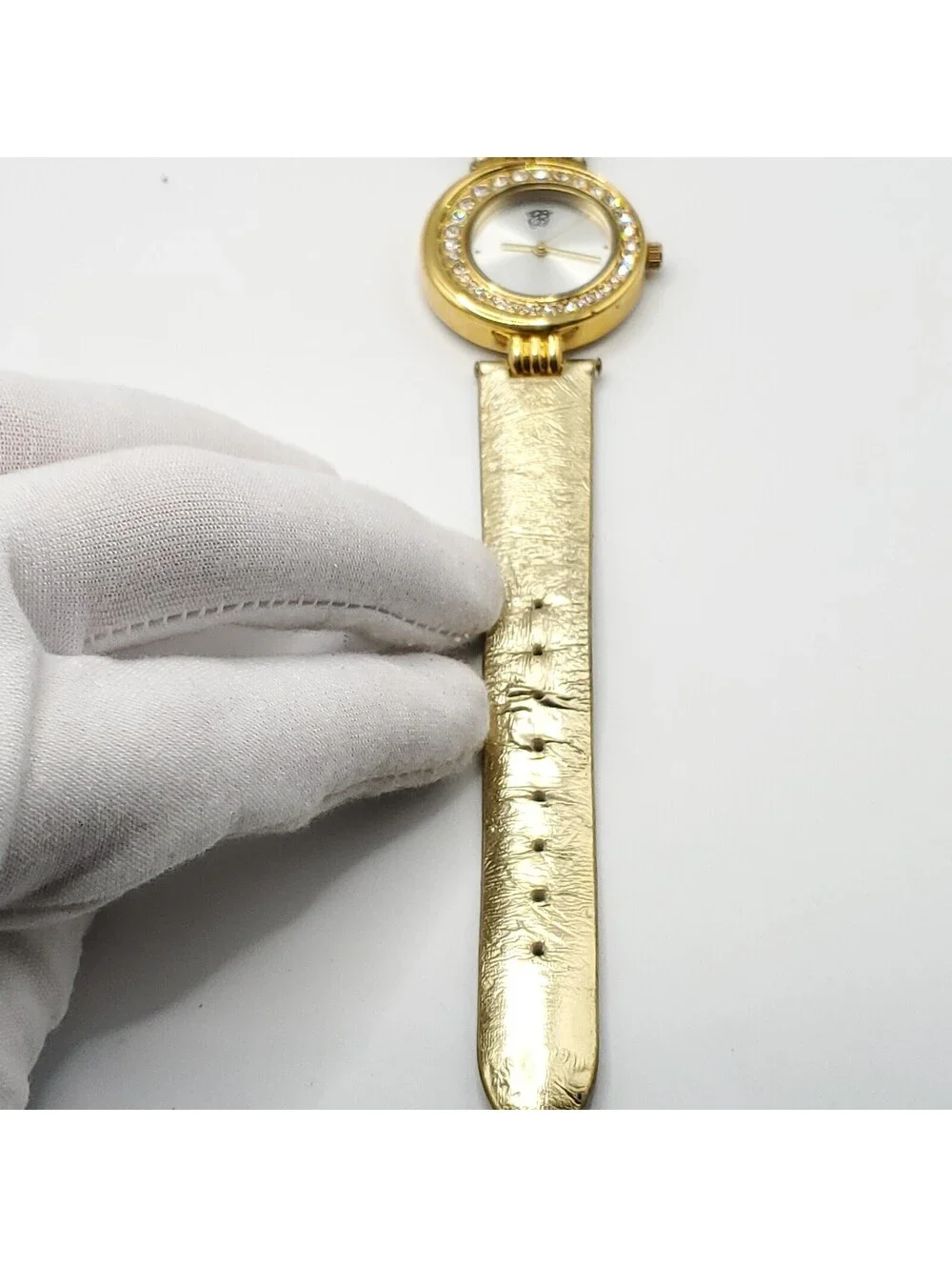 Elizabeth Taylor Quartz Womens 33mm Watch Gold Tone New Battery